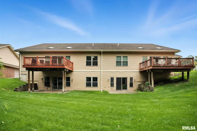 $269,999 | 1013 2nd St Court, Moline, IL 61265