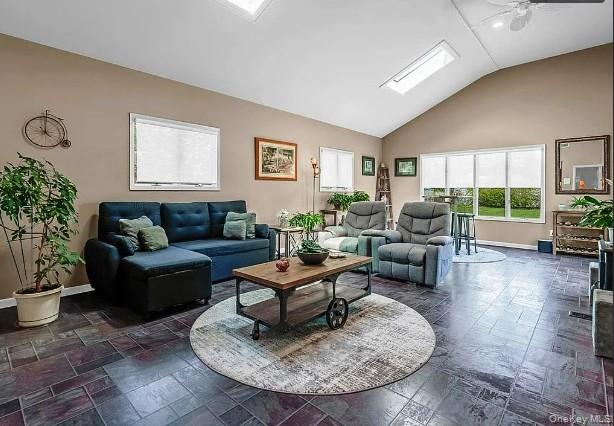 33 Longbow Lane Commack, NY 11725 - Photo 12 of 26