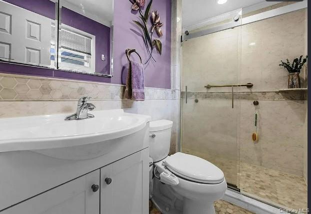 33 Longbow Lane Commack, NY 11725 - Photo 17 of 26