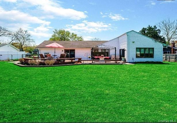 33 Longbow Lane Commack, NY 11725 - Photo 2 of 26