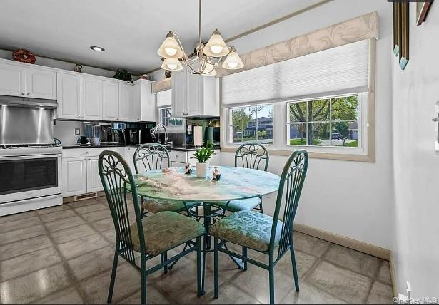 33 Longbow Lane Commack, NY 11725 - Photo 4 of 26