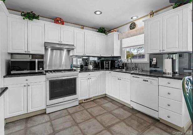 33 Longbow Lane Commack, NY 11725 - Photo 5 of 26