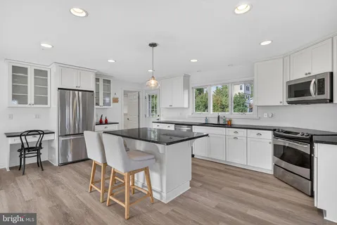 $575,000 | 713 Bay Drive, Stevensville, MD 21666