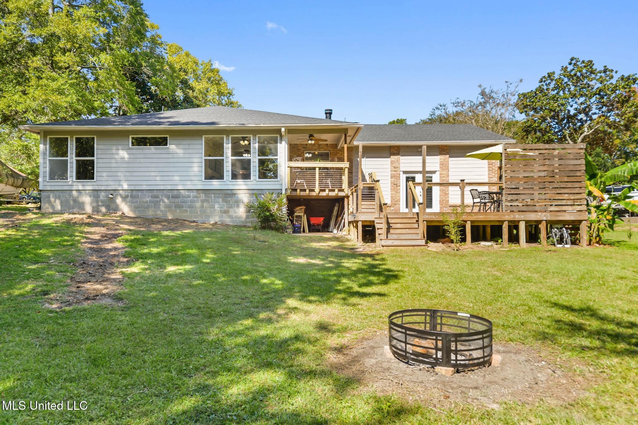 105 Reynolds Circle Ocean Springs, MS 39564 - Photo 29 of 39 032