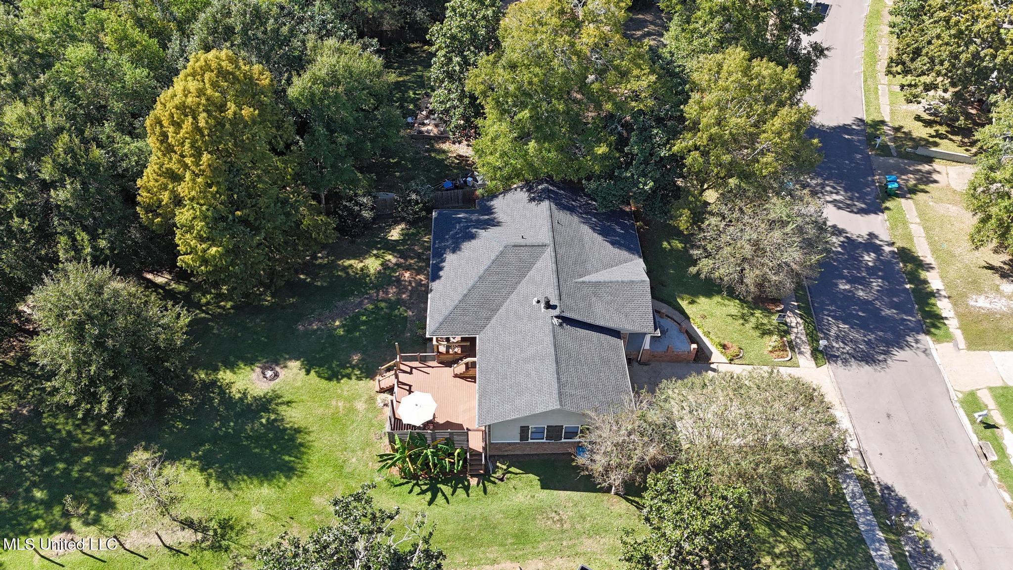 105 Reynolds Circle Ocean Springs, MS 39564 - Photo 37 of 39 035