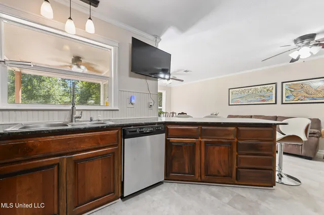 $349,900 | 105 Reynolds Circle, Ocean Springs, MS 39564