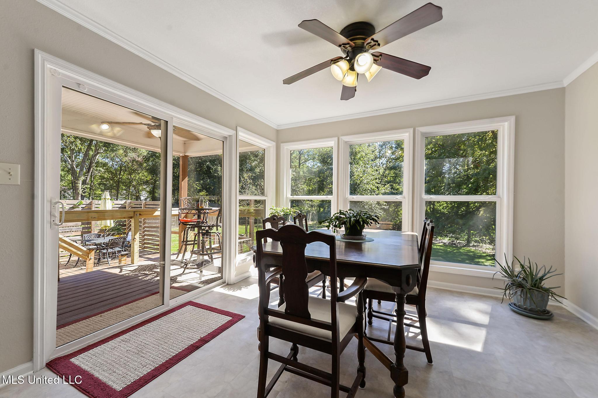 105 Reynolds Circle Ocean Springs, MS 39564 - Photo 10 of 39 012