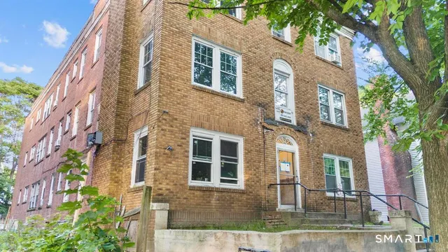 $1,200 | 252 Sisson Avenue, Unit A1, Hartford, CT 06105