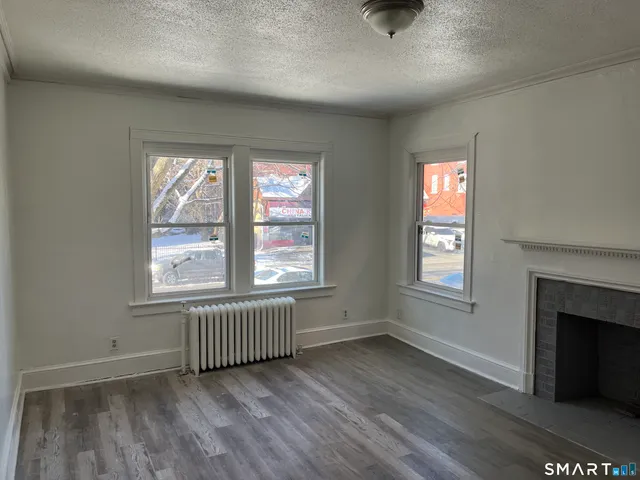 $1,200 | 252 Sisson Avenue, Unit A1, Hartford, CT 06105