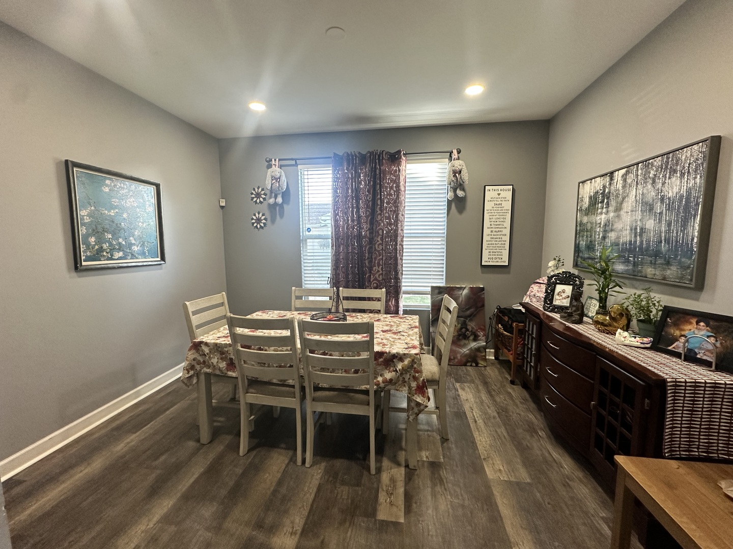 1313 Roth Drive Joliet, IL 60431 - Photo 6 of 22 a view of a dining room with furniture