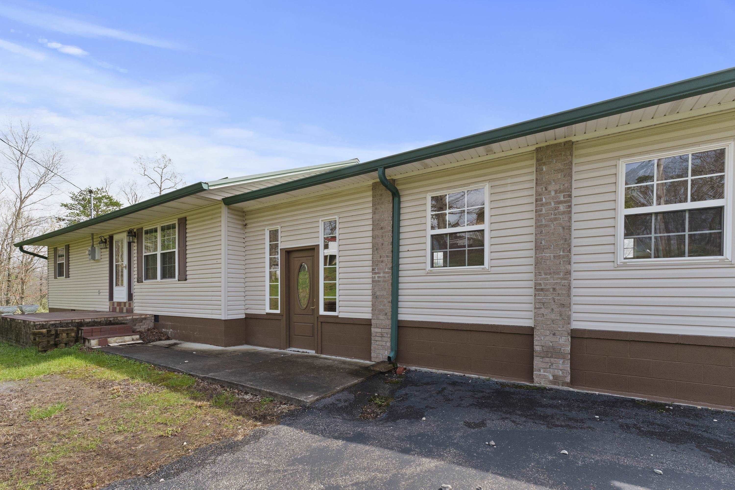 405 Broadleaf Road Louisa, KY 41230 - Photo 34 of 38