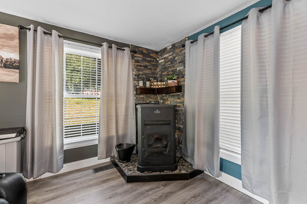 508 Jillson Avenue Woonsocket, RI 02895 - Photo 4 of 39