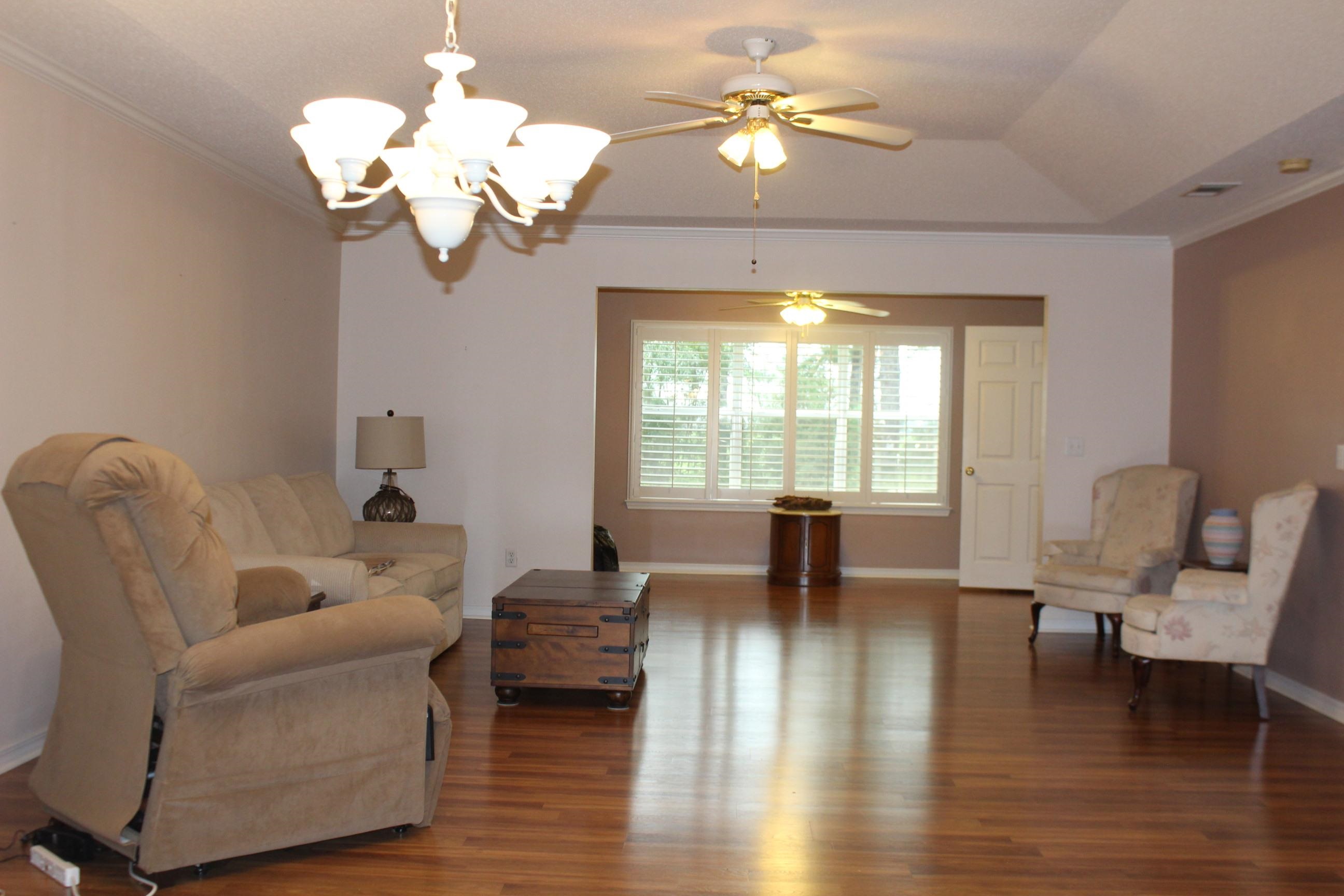9607 Villas Drive Foley, AL 36535 - Photo 5 of 14 Living Room