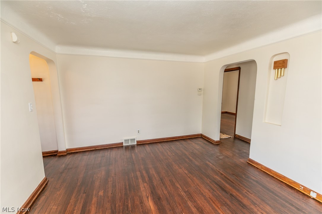 9521 Snow Road Cleveland, OH 44130 - Photo 26 of 35