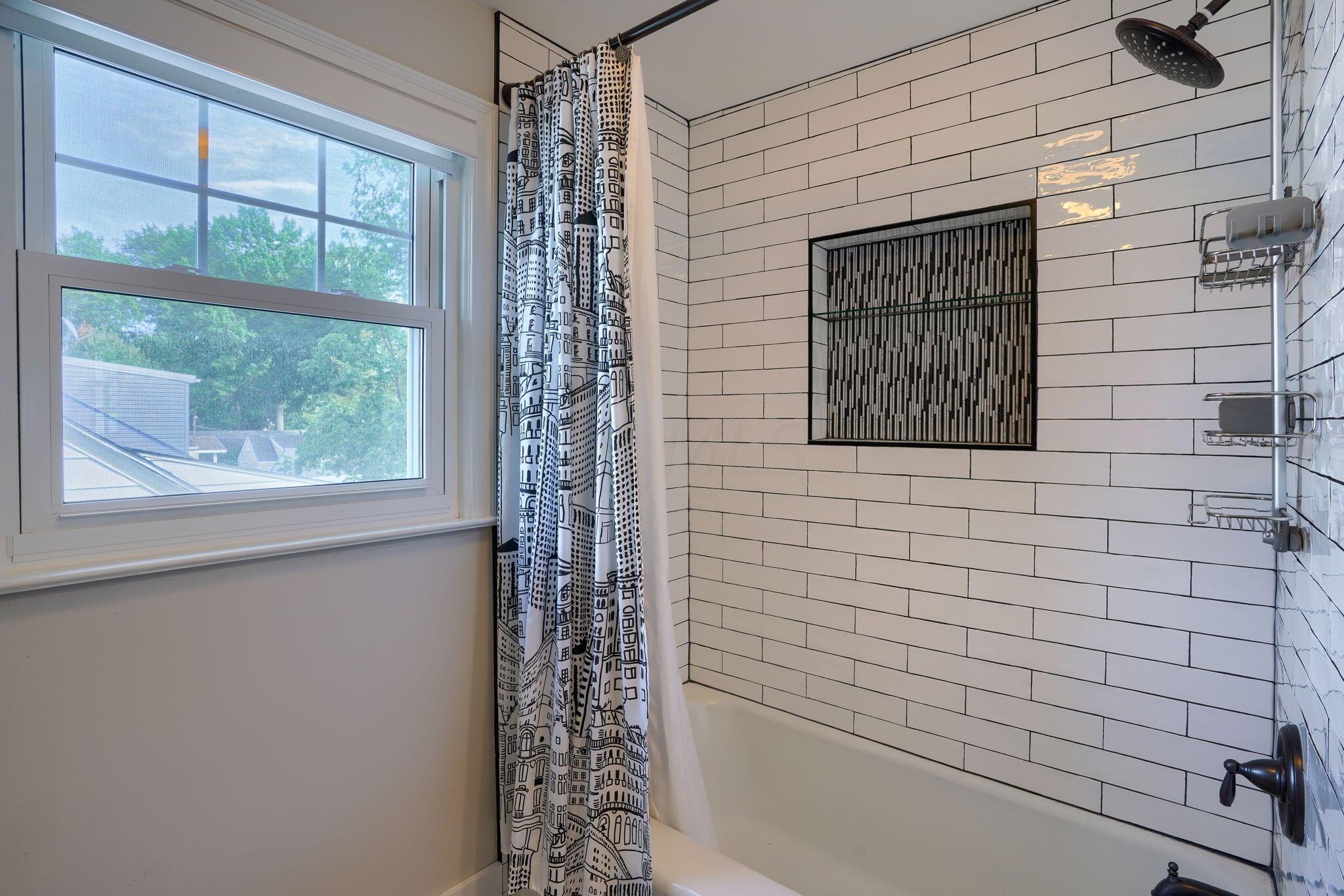241 Garden Road Columbus, OH 43214 - Photo 66 of 85 Large Niche