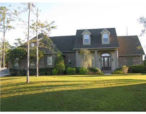 124 Rivers Edge Court Slidell, LA 70461 - Photo 1 of 25 Gallery Image 1