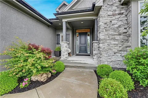 $969,000 | 3030 West 157th Court, Overland Park, KS 66224