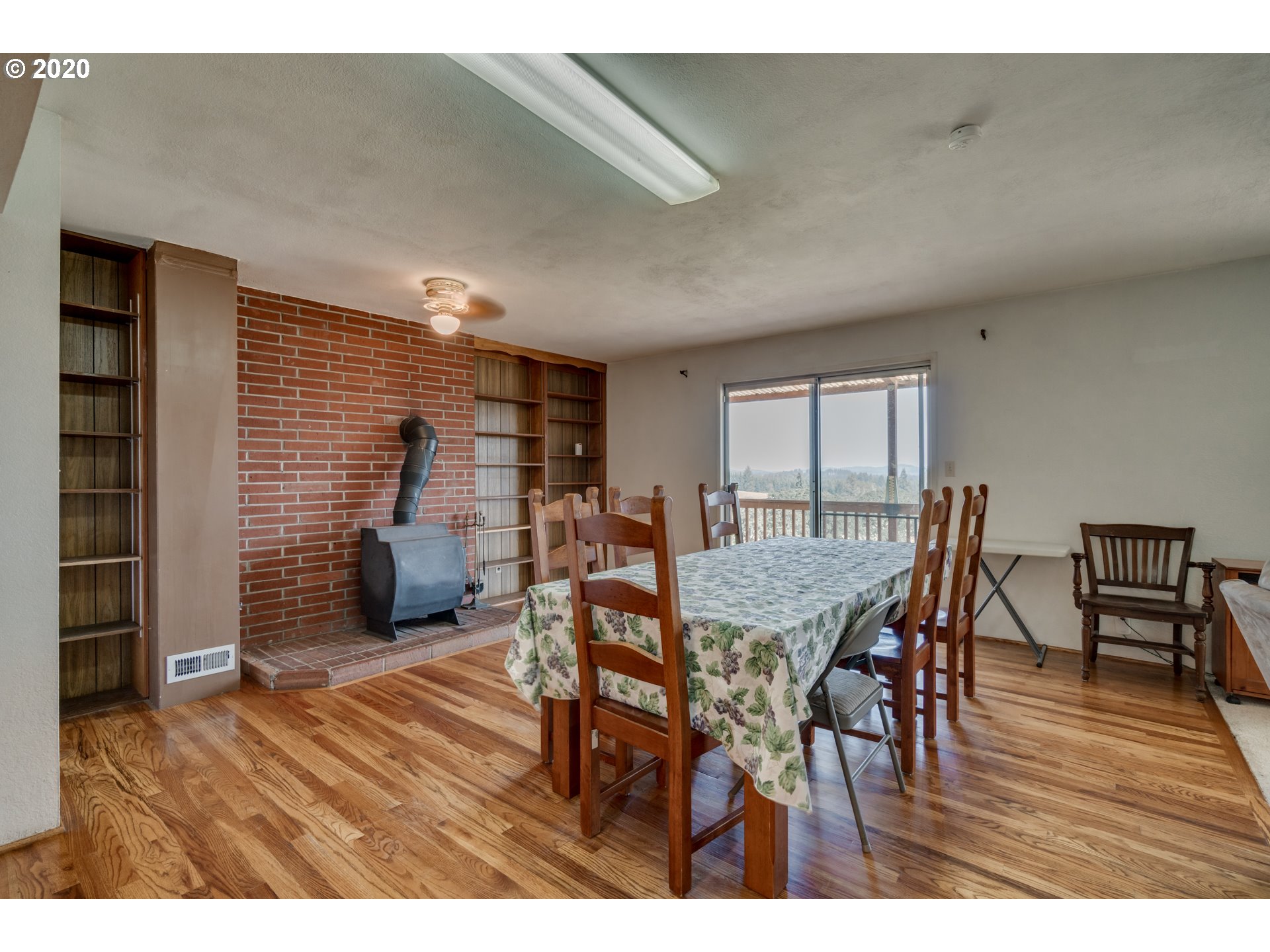 28050 Liberty Road Sweet Home, OR 97386 - Photo 11 of 32 Gallery Image 11