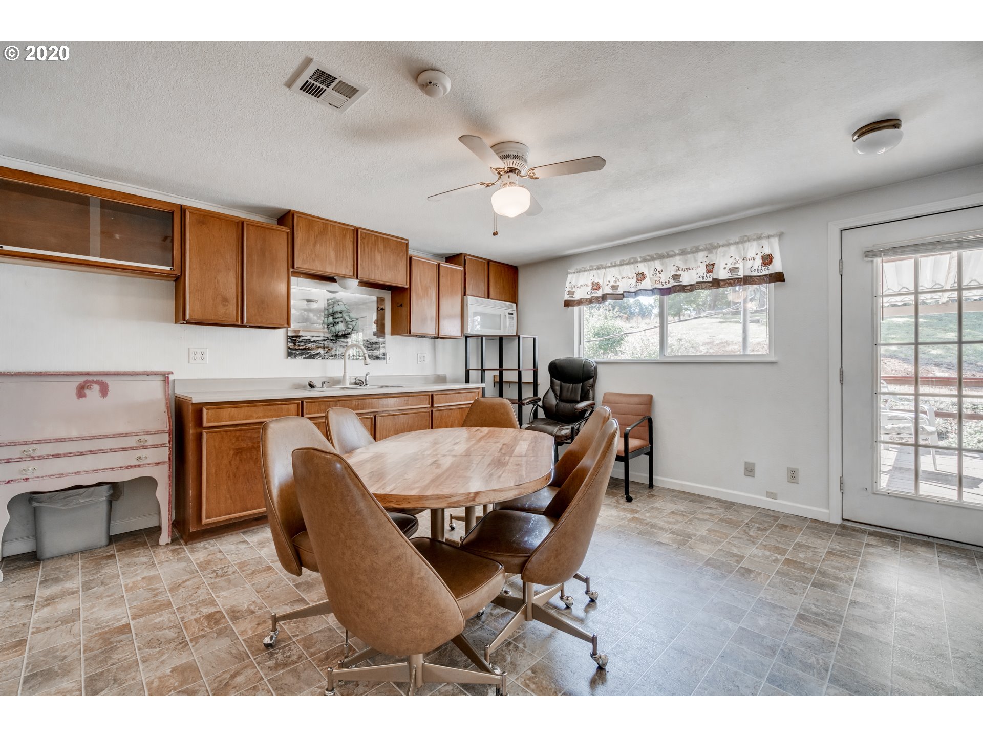 28050 Liberty Road Sweet Home, OR 97386 - Photo 21 of 32 Gallery Image 21
