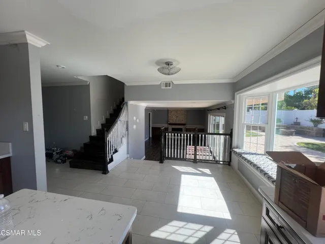 $7,000 | 334 West Avenida De Las Flores, Thousand Oaks, CA 91360