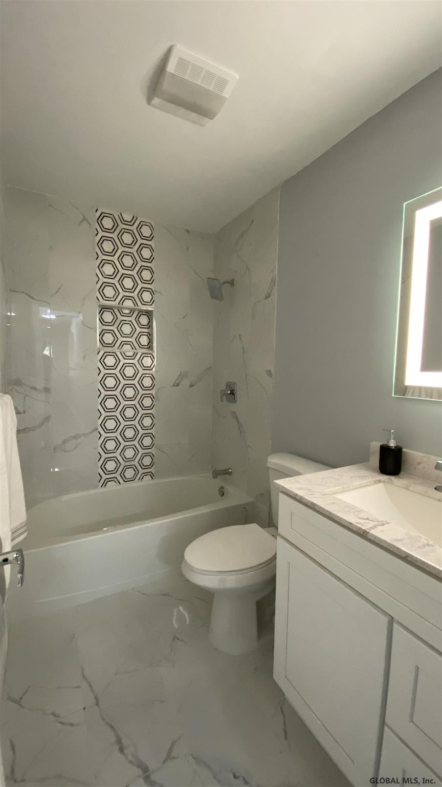 33 Hunting Road Colonie, NY 12205 - Photo 15 of 31 Photo 15