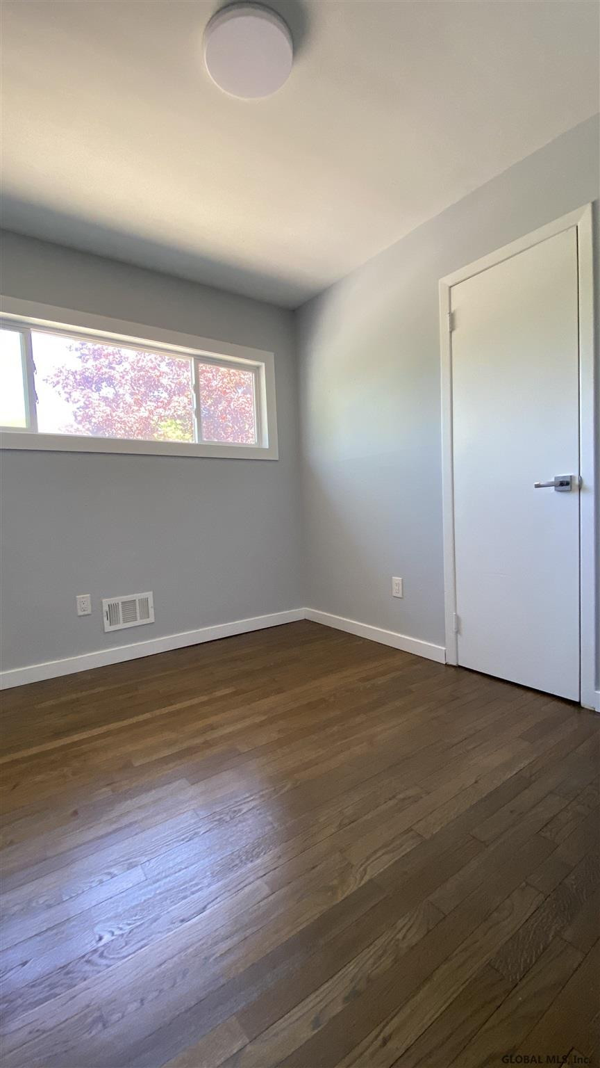 33 Hunting Road Colonie, NY 12205 - Photo 18 of 31 Photo 18