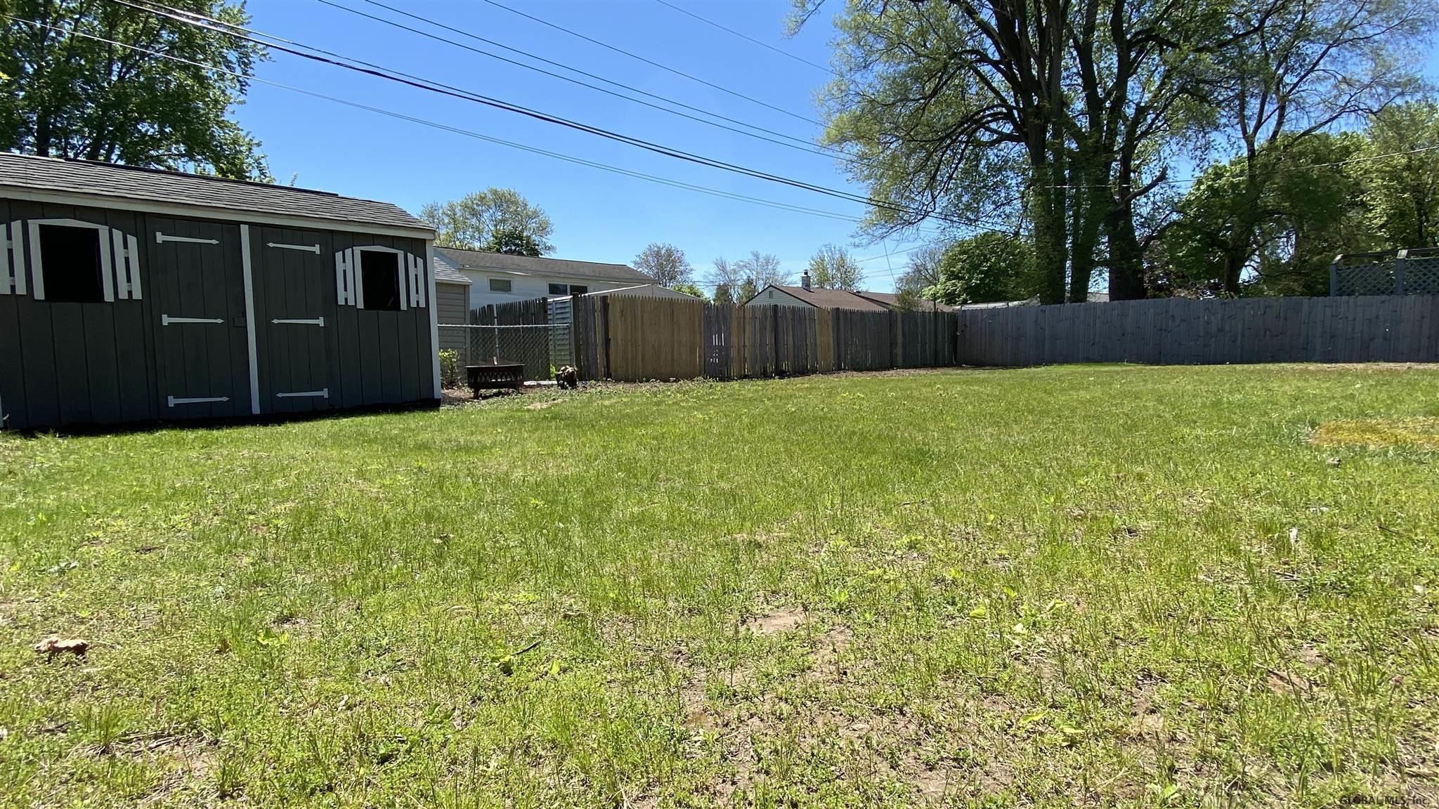 33 Hunting Road Colonie, NY 12205 - Photo 25 of 31 Photo 25