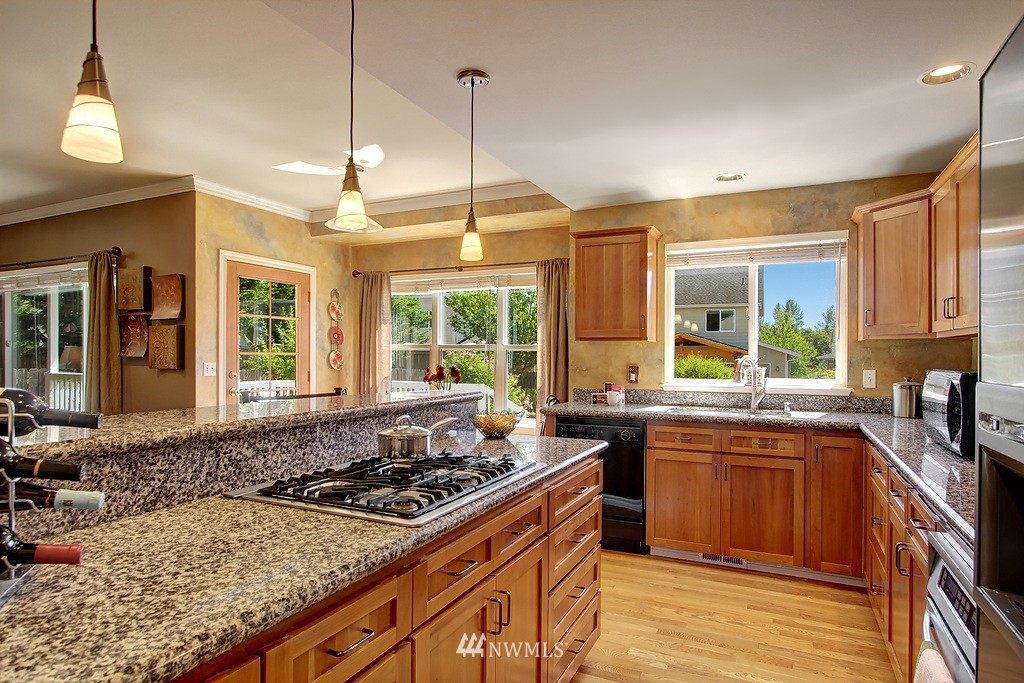 16021 Southeast 136th Street Renton, WA 98059 - Photo 3 of 19 Gallery Image 3