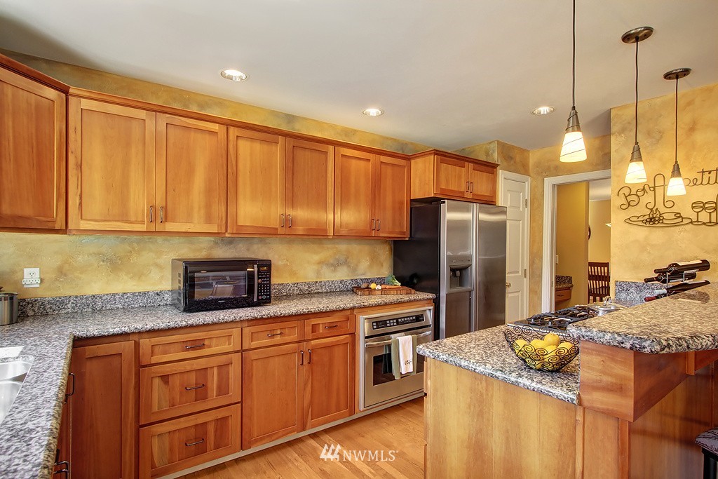 16021 Southeast 136th Street Renton, WA 98059 - Photo 4 of 19 Gallery Image 4