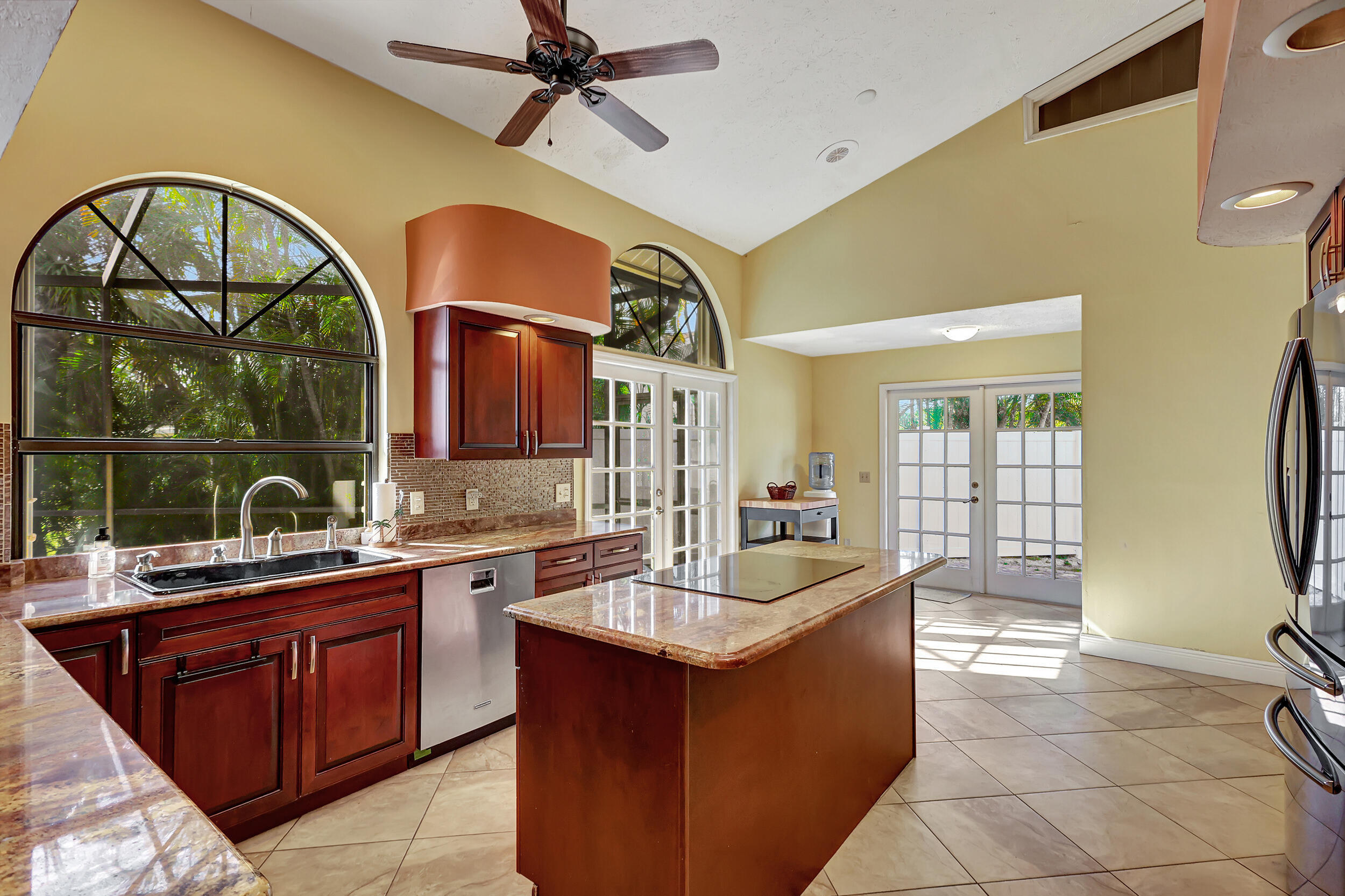 137 Queens Road Fort Pierce, FL 34949 - Photo 14 of 36 14