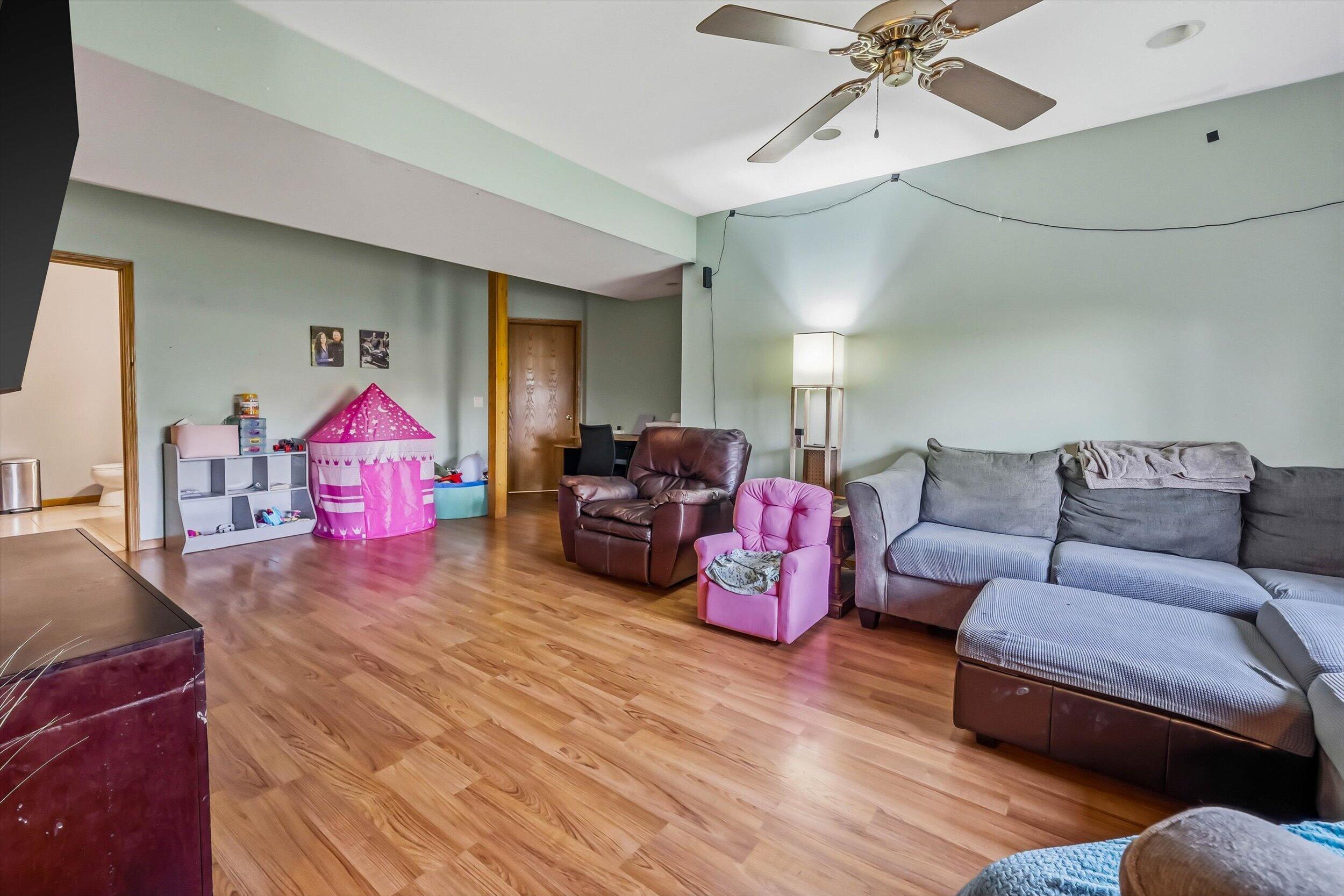 N3050 County Road South Mitchell, WI 53011 - Photo 29 of 61 30-Living Room