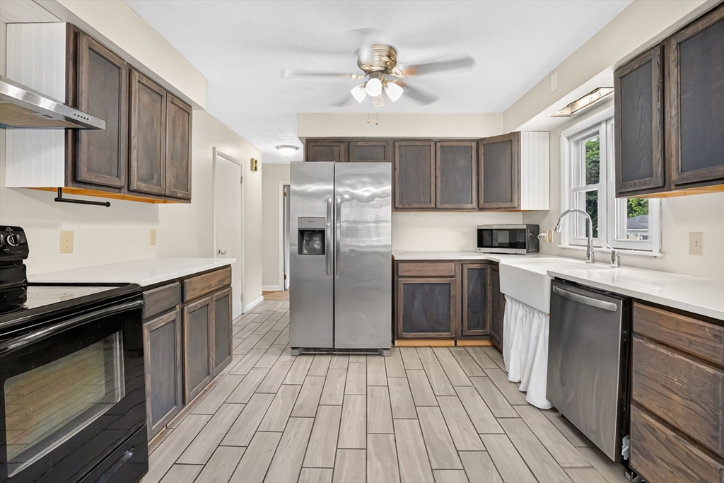 53 Ellerton Street Chicopee, MA 01020 - Photo 13 of 35