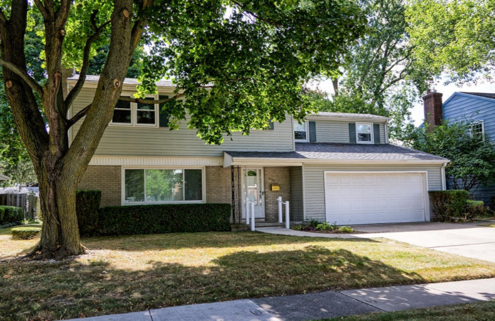2530 Bedford Road Lansing, MI 48911 - Photo 1 of 46 House Front
