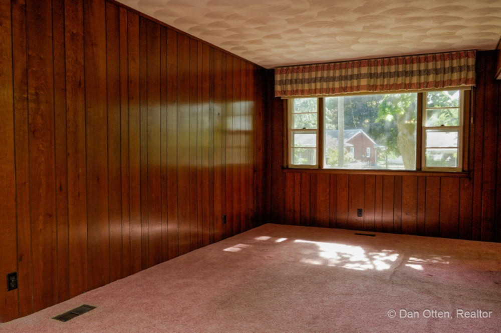 2530 Bedford Road Lansing, MI 48911 - Photo 11 of 46 Back Living Area v2