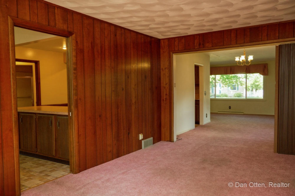 2530 Bedford Road Lansing, MI 48911 - Photo 13 of 46 Back Living Area v4