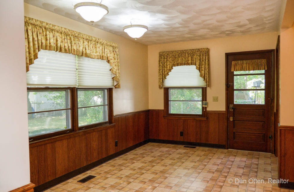 2530 Bedford Road Lansing, MI 48911 - Photo 14 of 46 Eating Area