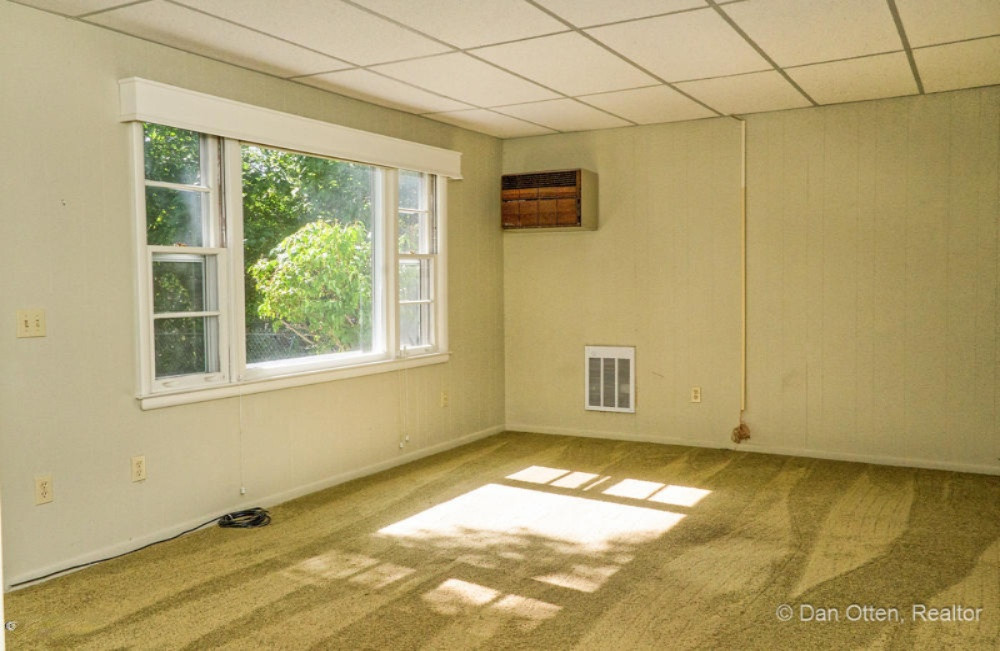 2530 Bedford Road Lansing, MI 48911 - Photo 25 of 46 Main Floor Bedroom
