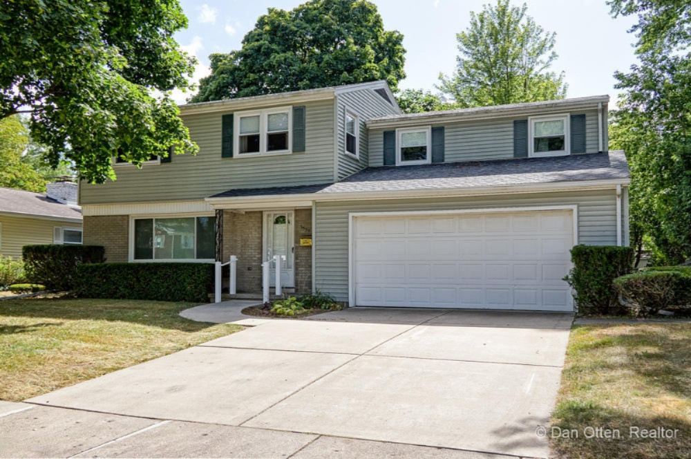 2530 Bedford Road Lansing, MI 48911 - Photo 3 of 46 House Front v3
