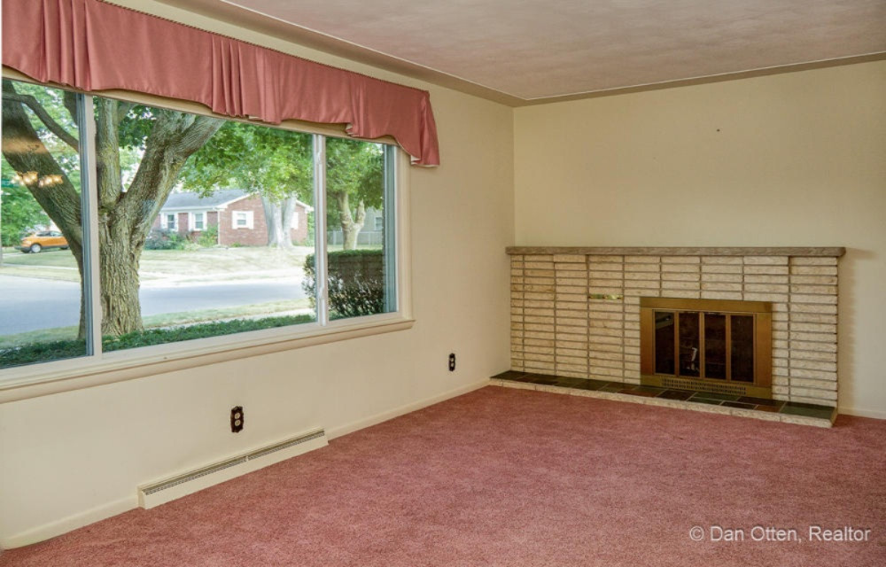 2530 Bedford Road Lansing, MI 48911 - Photo 4 of 46 Front Living Area