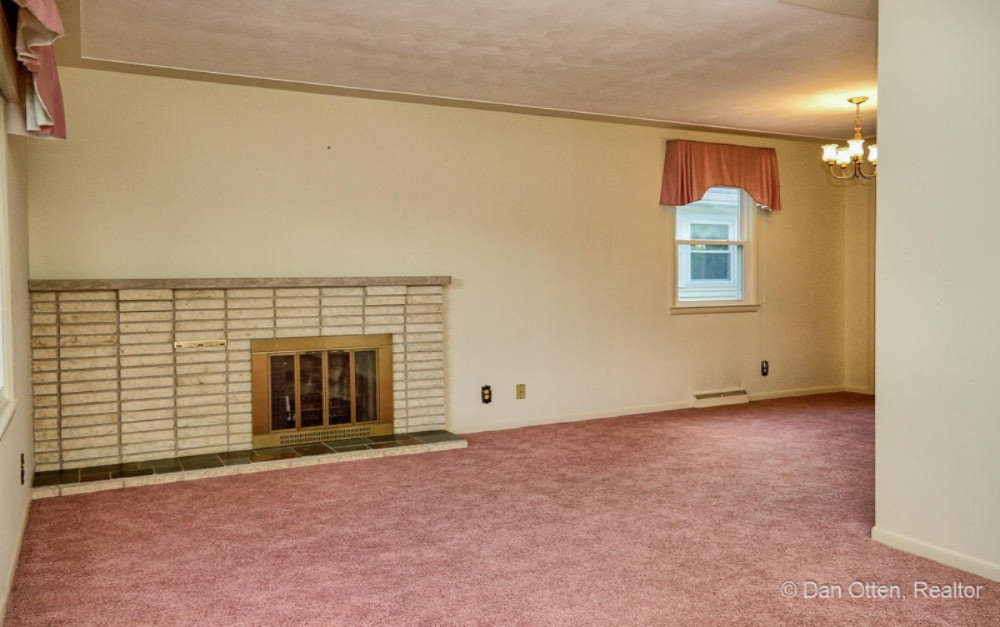2530 Bedford Road Lansing, MI 48911 - Photo 5 of 46 Front Living Area v2