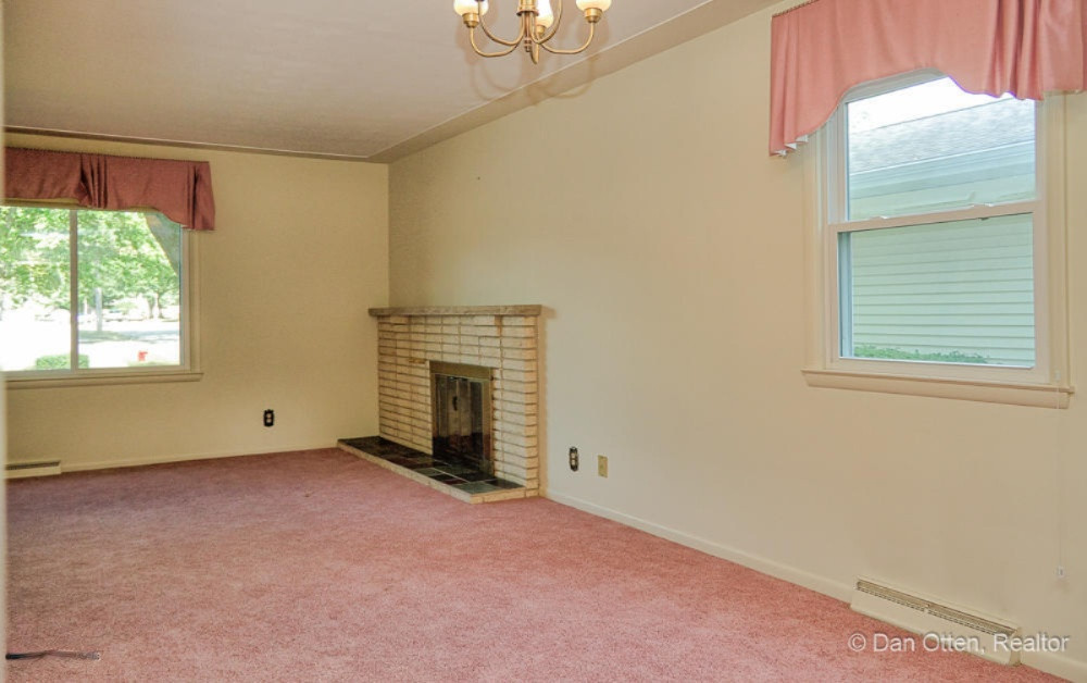 2530 Bedford Road Lansing, MI 48911 - Photo 7 of 46 Front Living Area v4