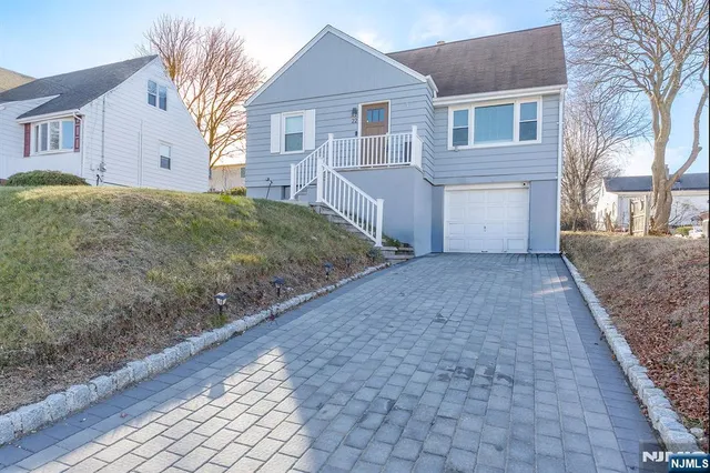 $525,000 | 22 Ridgeview Drive, Woodland Park, NJ 07424