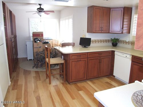 4517 East Hearn Road Phoenix, AZ 85032 - Photo 13 of 25 Kitchen