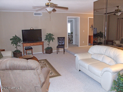 4517 East Hearn Road Phoenix, AZ 85032 - Photo 4 of 25 Living Room