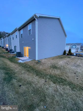 $1,875 | 25 Cranston Court, Falling Waters, WV 25419