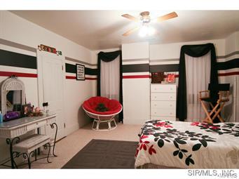 633 Locust Carrollton, IL 62016 - Photo 17 of 24 Gallery Image 17