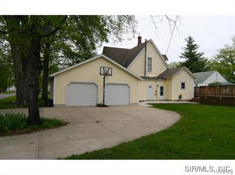 633 Locust Carrollton, IL 62016 - Photo 2 of 24 Gallery Image 2