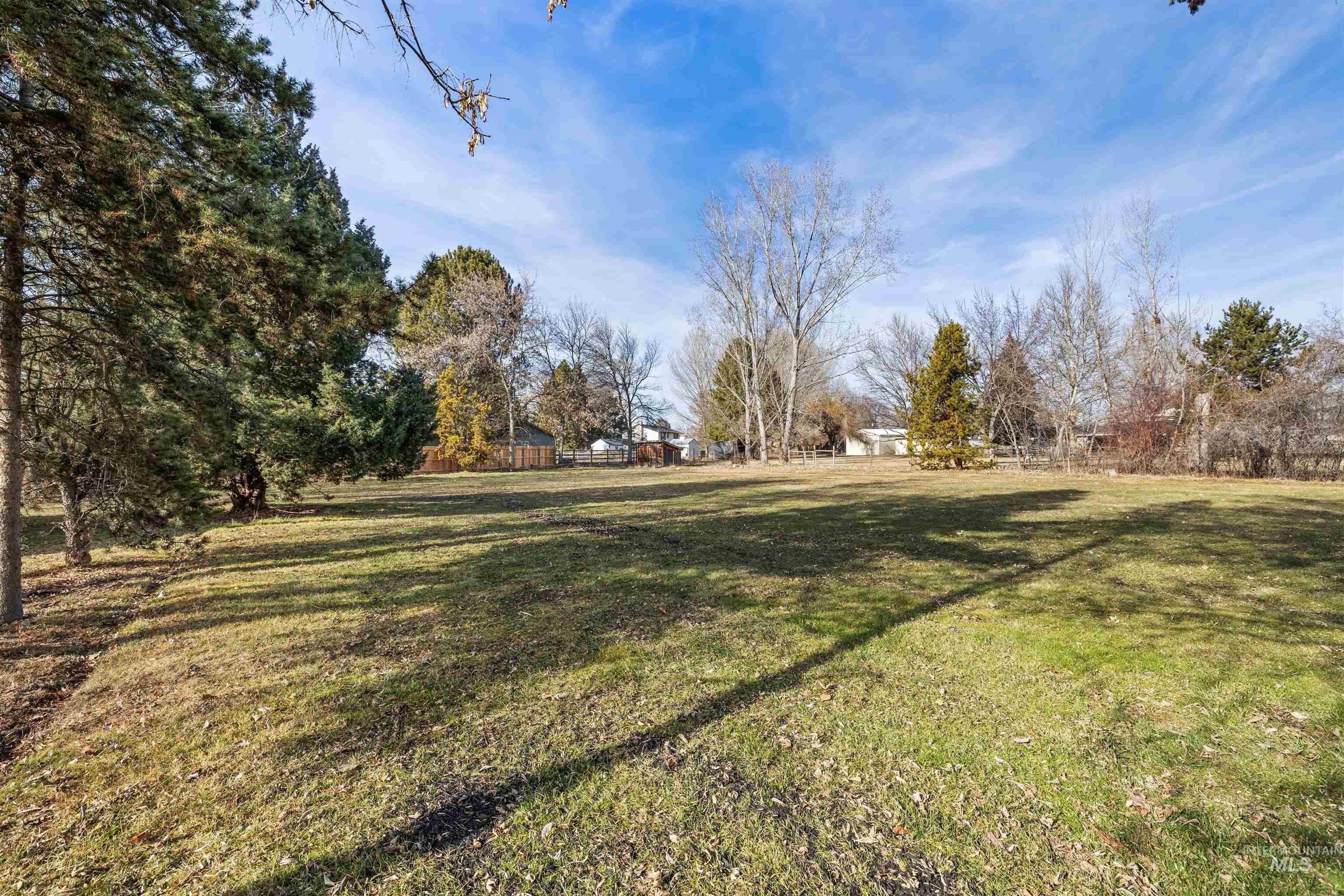 7144 West Diamond Street Boise, ID 83709 - Photo 41 of 47 View of yard
