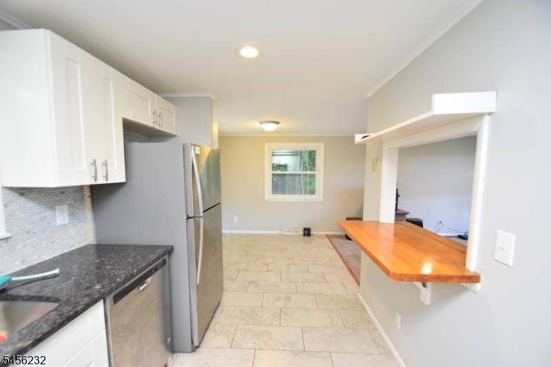 131 Munsonhurst Road Franklin, NJ 07416 - Photo 8 of 20 Gallery Image 8