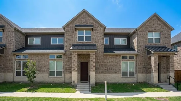 $380,000 | 532 East 2nd Street, Irving, TX 75060
